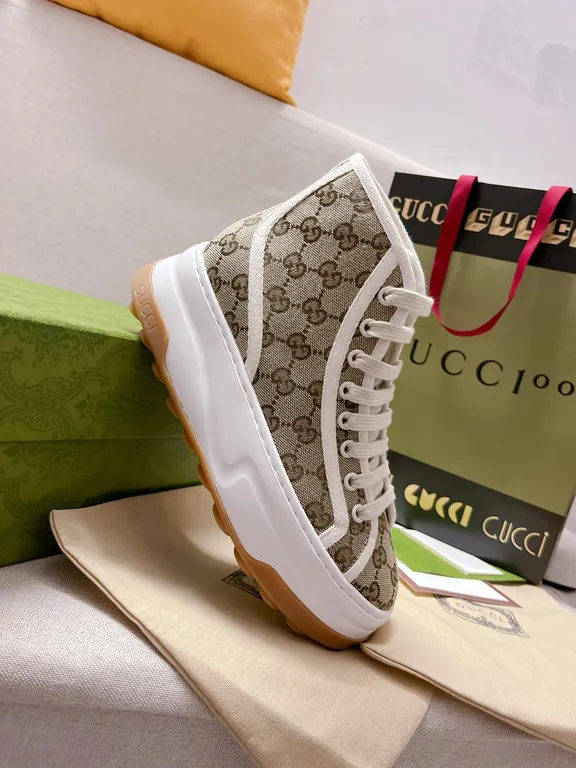 Gucci Shoe 